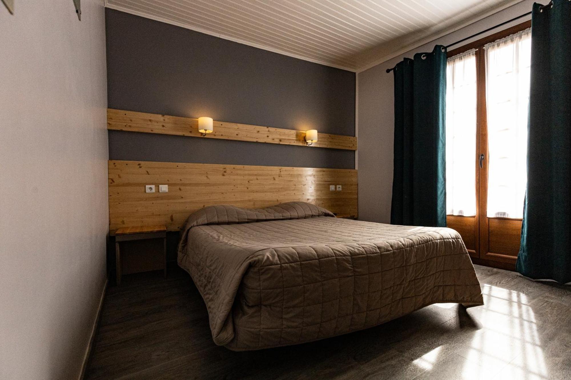 Hotel Le Coq D'Or Les Angles  Ngoại thất bức ảnh