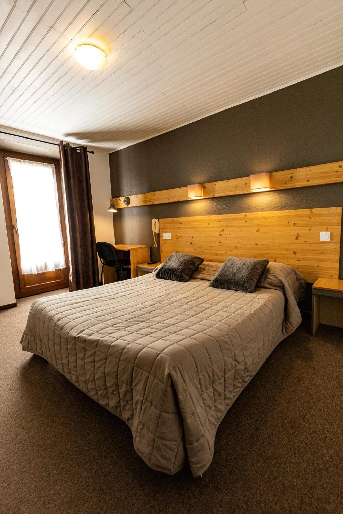 Hotel Le Coq D'Or Les Angles  Ngoại thất bức ảnh